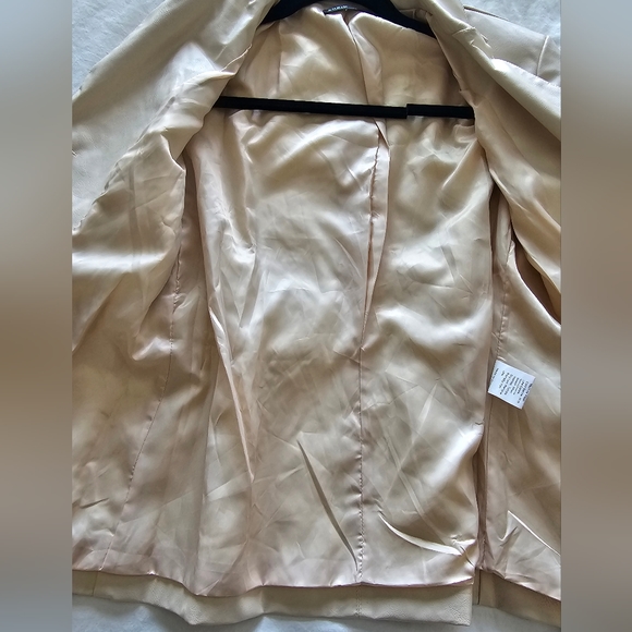 Jacket - Picture 4 of 4